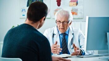 Un conseil du médecin avec des problèmes avec l'efficacité